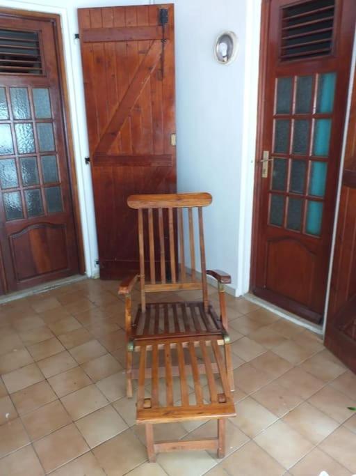 Maison Creole Chaleureuse Avec Stationnement เลอโกซิเยร์ ภายนอก รูปภาพ