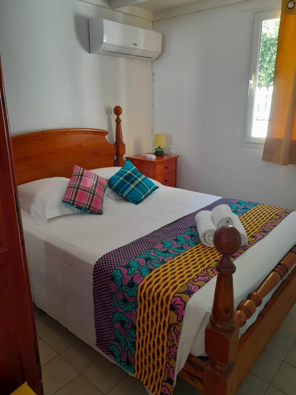 Maison Creole Chaleureuse Avec Stationnement เลอโกซิเยร์ ภายนอก รูปภาพ