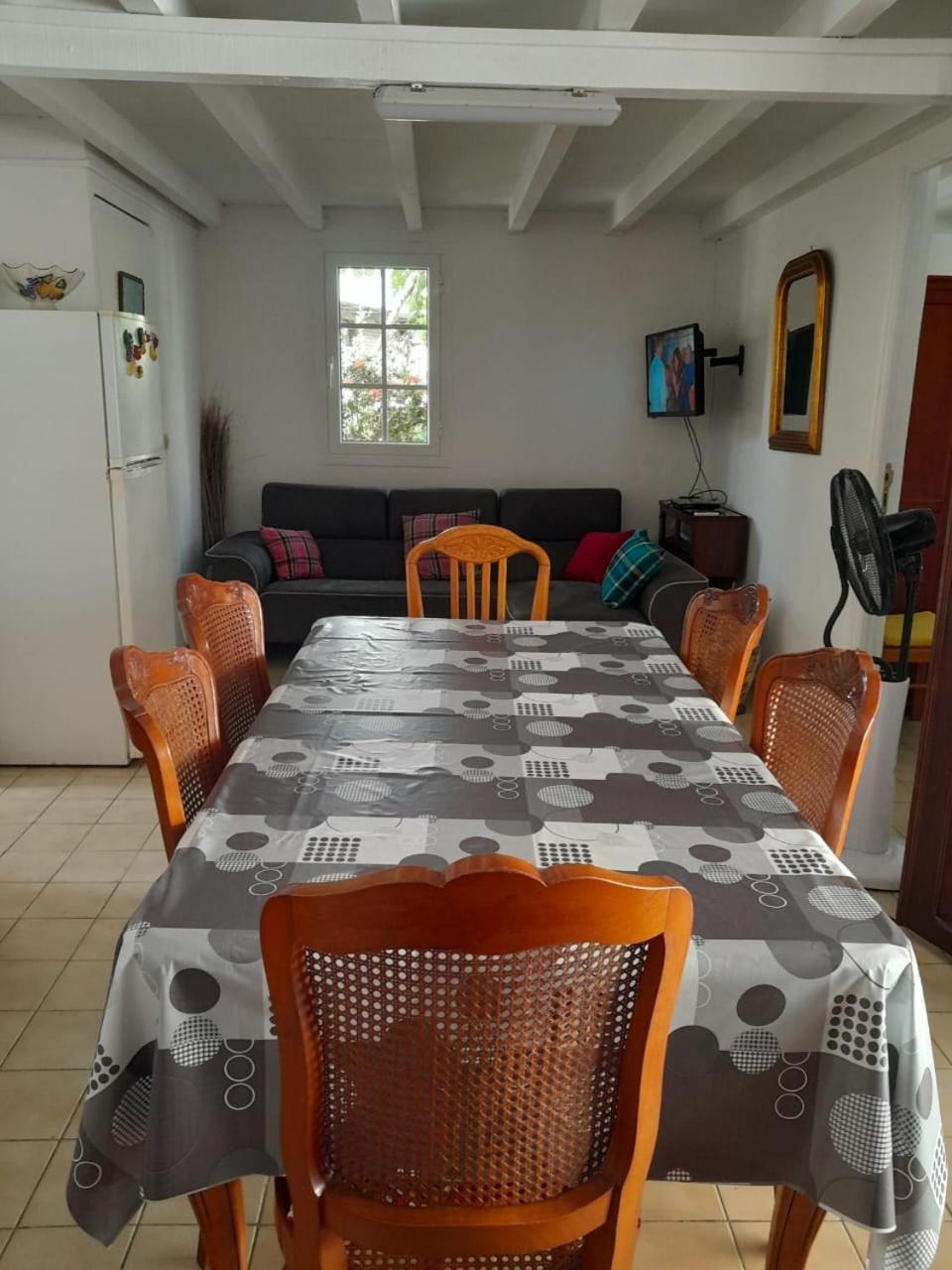 Maison Creole Chaleureuse Avec Stationnement เลอโกซิเยร์ ภายนอก รูปภาพ